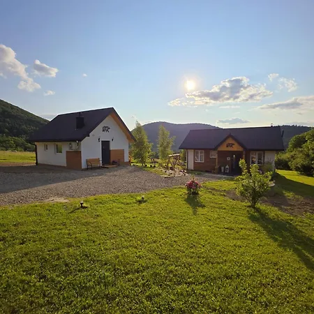 Chatki Niedzwiadka Beskid Niski-2 Na Wylacznosc Uscie Gorlickie