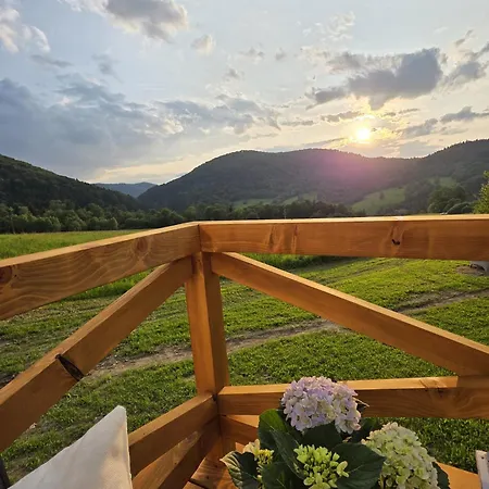 Chatki Niedzwiadka Beskid Niski-kompleks Dwoch Domkow Na Odludziu Parco vacanze
