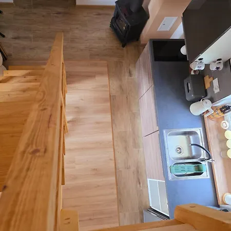 Chatki Niedzwiadka Beskid Niski-kompleks Dwoch Domkow Na Odludziu