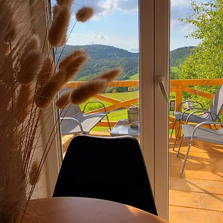 Chatki Niedzwiadka Beskid Niski-kompleks Dwoch Domkow Na Odludziu *